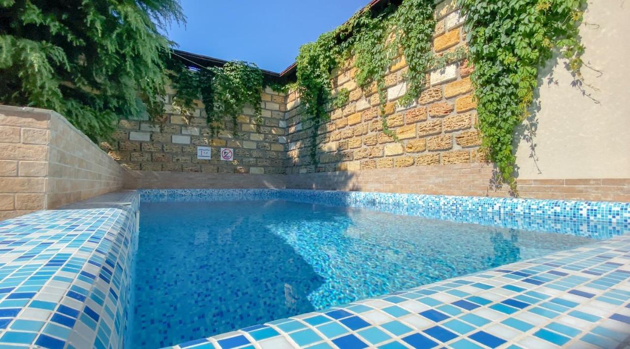 Arcadia Villa Apartments Odessa Swimmingpool foto